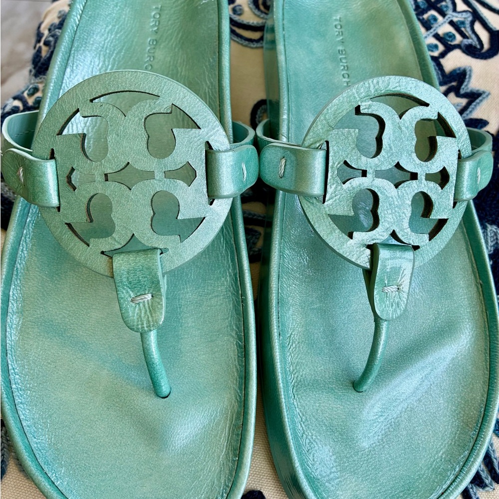 Tory Burch Mint Green Logo Thong Sandals - Picture 5 of 8